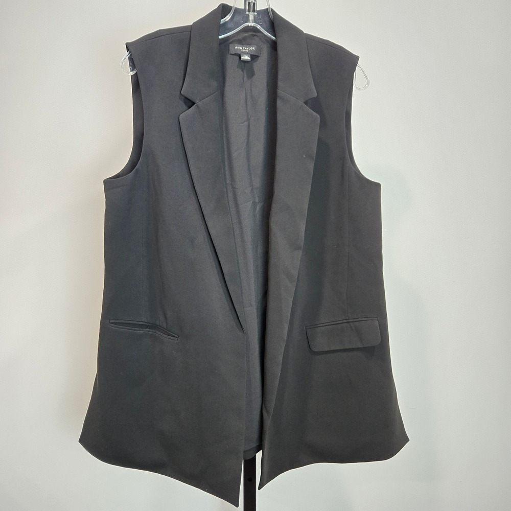 Ann Taylor Petite Black Sleeveless Blazer Vest Open Front Pockets 14P Minimalist